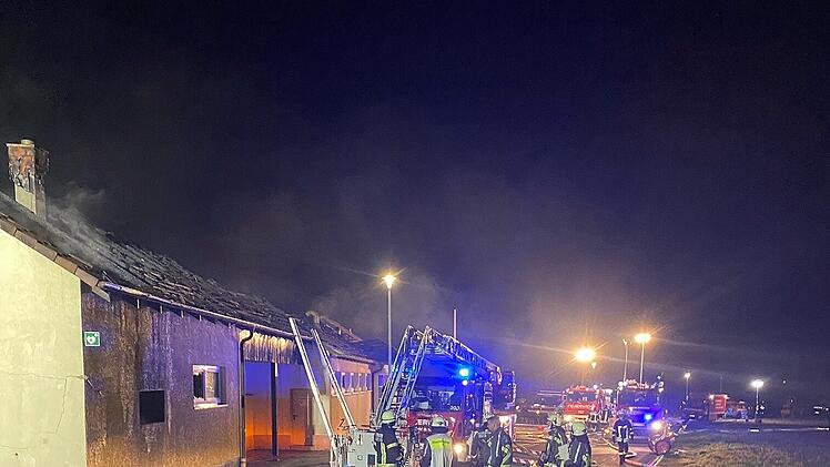 Oberhaid: Frisch renoviertes Sportheim fällt Flammen zum Opfer - nach zwei Jahren Arbeit und viel Herzblut