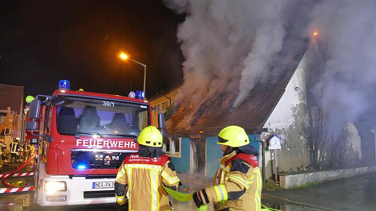 In Mittelfranken hat sich am Neujahrstag ein großer Feuerwehreinsatz ereignet.  Fotos: News5/Oßwald
