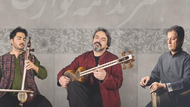Hossein Alizadeh (Tar, Setar), Behnam Samani (Tombak) und Saba Alizadeh (Kamancheh) gastieren in Bamberg. Foto: pr