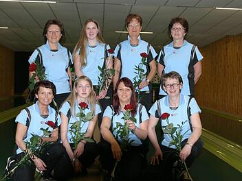 Zu den Höhepunkten in in der Geschichte der Abteilung zählte im Jahr 2005 der Gewinn der Bezirksliga Meisterschaft der Eberner Damen. Unser Bild zeigt das erfolgreiche Team (hinten von links) : Elisabeth Garreis, Ina Lauerbach, Ute Göttlicher, Ulrike Stöhr und (vorne von links) Maria Bondarenko, Mona Lauerbach, Sabine Bondarenko und Monika Drummer. Foto: Wolfgang Dietz