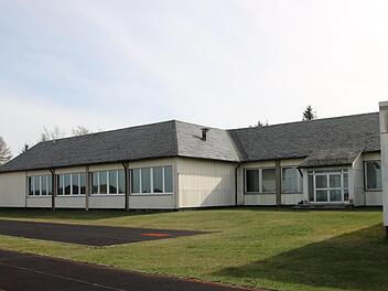 Die Gebäude hinter der Turnhalle werden abgerissen.Klaus Klaschka