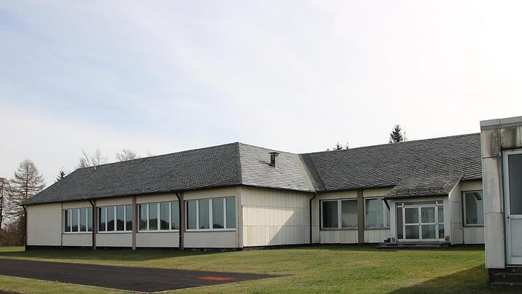 Die Gebäude hinter der Turnhalle werden abgerissen.Klaus Klaschka
