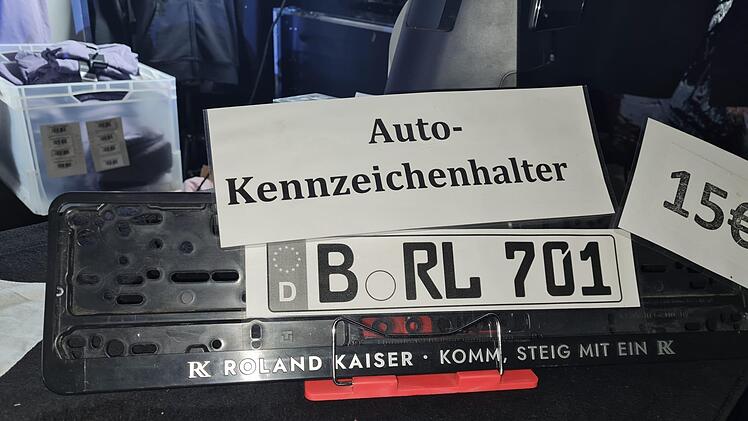 Damit auch auf der Autobahn alles klar ist: Im Wagen vor mir fährt ein Kaiser-Fan. Foto: Susanne Will