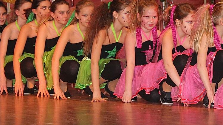 Schautanz "Disco" der FGS-Glühwürmchen.