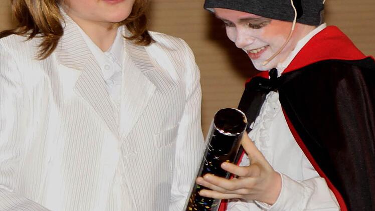 Kalle Derra (links) und Emil Rödel beherrschten ihre Rolle "Engelchen und Teufelchen" glänzend.