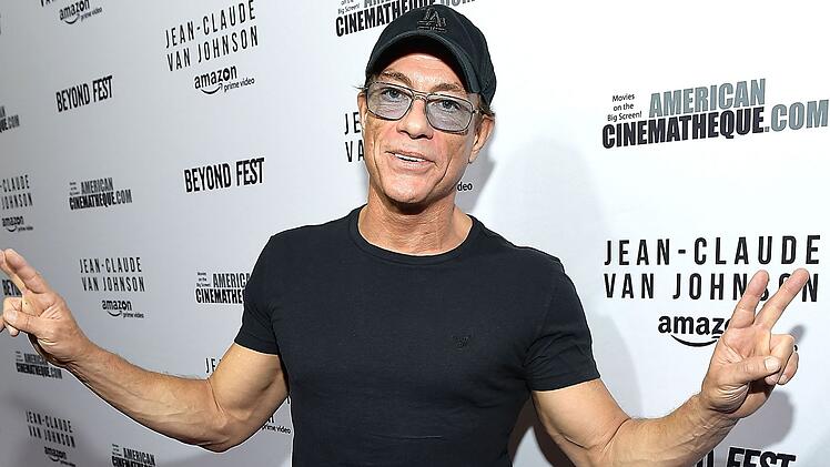 In der Öffentlichkeit sieht man Jean-Claude Van Damme heute selten, auch seine letzten großen Kinofilme und Serienprojekte liegen über zehn Jahre zurück.