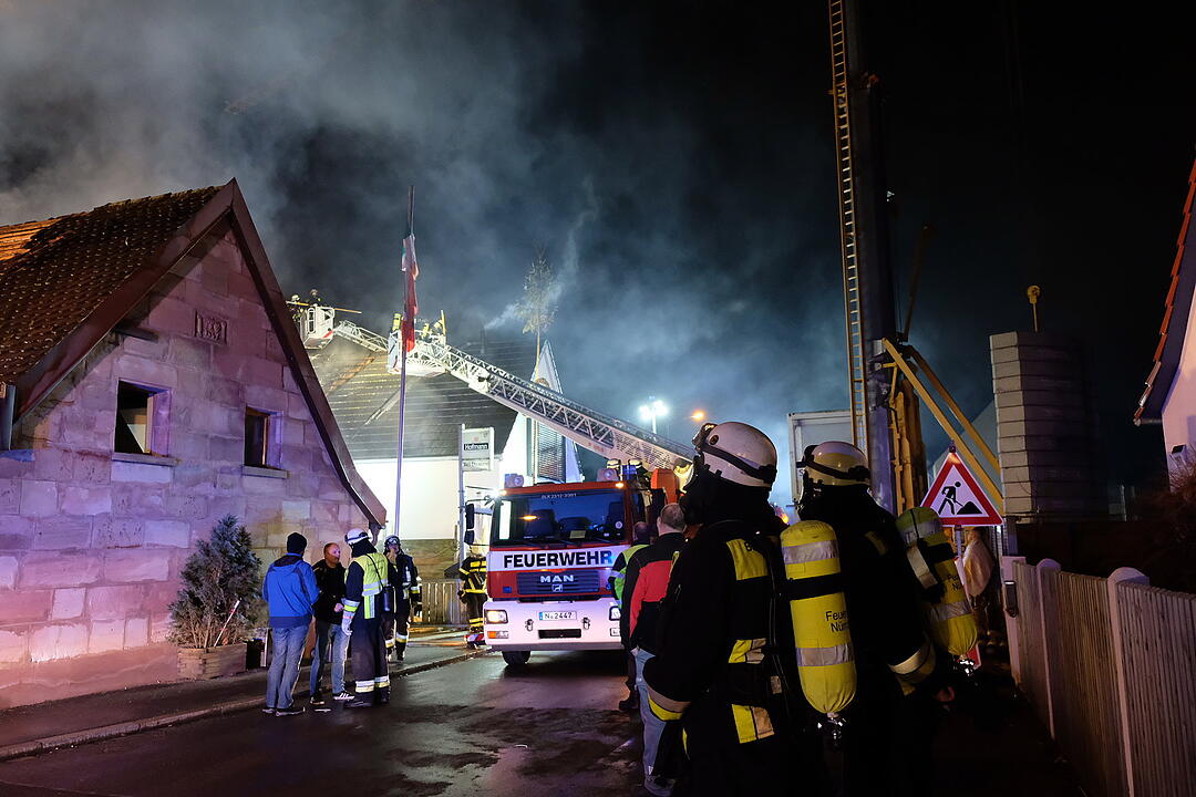 Nürnberger Gaststätte geht in Flammen auf: Anwohner evakuiert