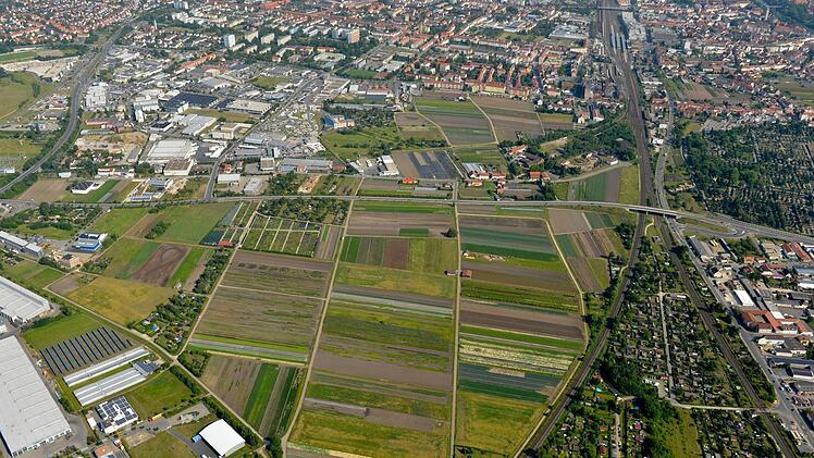 Die Nordflur aus der Vogelperspektive. Noch rund 80 Hektar werden hier landwirtschaftlich genutzt.