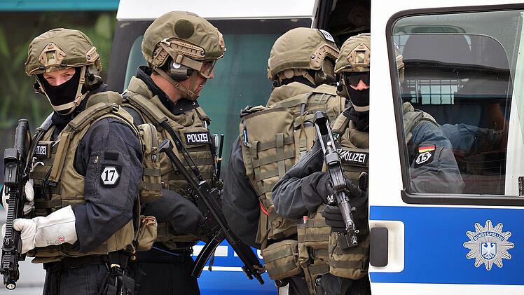 Pottenstein: Geplante Anschläge und Lauterbach-Entführung - LKA findet Waffen bei Hausdurchsuchung