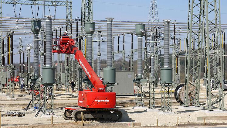 Das Umspannwerk bei Redwitz wird aufgerüstet. Foto: Berthold Köhler