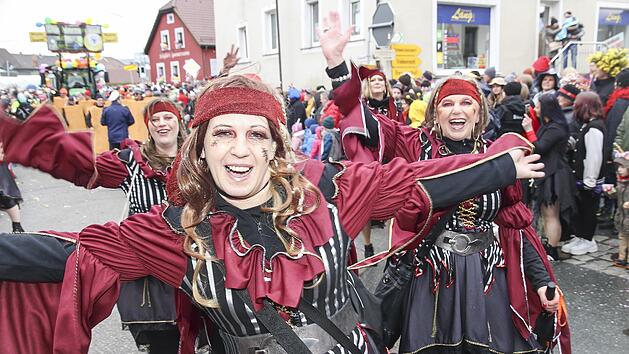 Gro&szlig;er Faschingsumzug  zum Stadtsteinacher Marktplatz