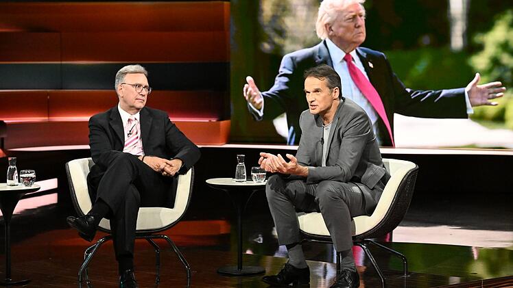 Autor Klaus Brinkb&auml;umer (r.) offenbarte bei "Markus Lanz", wie die amerikanische Bev&ouml;lkerung den Irankrieg mittlerweile einsch&auml;tze.