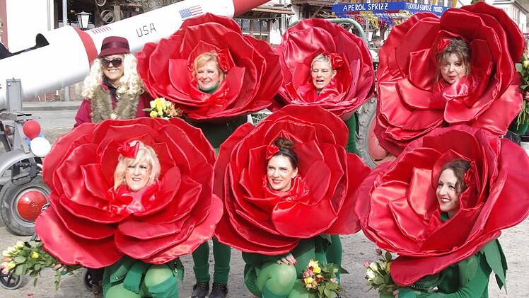 Rote Rosen aus dem Saaletal stellte die Gruppe von Karin Kolb dar. Foto: Winfried Ehling