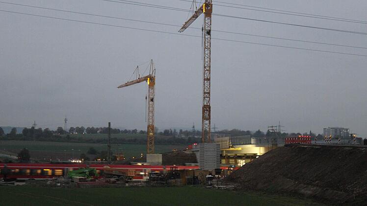 Bahnbauarbeiten in Ebensfeld, finanziert vom Bund, der EU und der Deutschen Bahn. Foto: Markus Häggberg