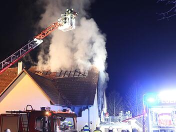 Eine Frau kam bei einem schweren Brand im Landkreis Ansbach ums Leben. Foto: News5/Haag