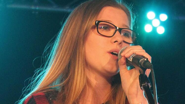 Svenja Bullmann trat als Solosängerin mit "Little me" von Little Mix auf. Fotos: Sonja Adam