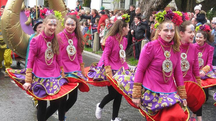 Bunte Figuren bevölkerten die große Parade. Foto: Johanna Blum