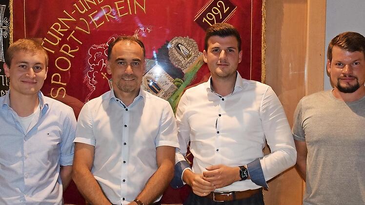 Das Vorstandsteam des TSV Arnshausen (von links): 2. Vorsitzender Jonas Bayer, 1. Vorsitzender Holger Schmitt, 1. Kassier Christoph Rustler und 1. Schriftführer Johannes Friedrich.