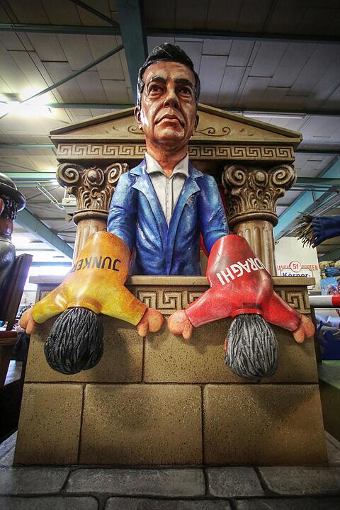 Motivwagen für Mainzer Rosenmontagszug