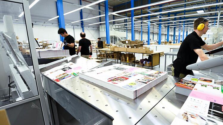 Blick hinter die Kulissen: einer der sechs Produktionsstandorte Foto: Flyeralarm