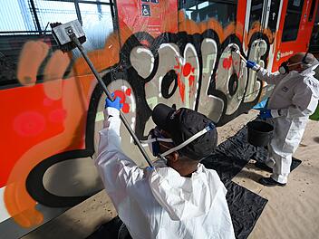 Graffiti-Entfernung bei der Bahn