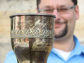 Stefan Wicklein mit dem Pokal. Foto: Marco Meißner