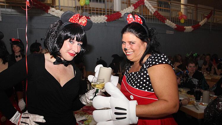 Beim Weiberfasching in Wachenroth ging's rund.  Foto: Evi Seeger