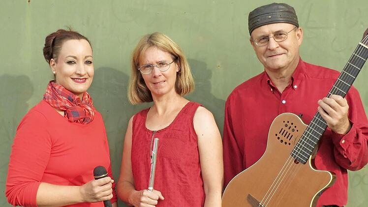 Die Gruppe "JanuEla & Alexandra" spielt am 4. Mai Stücke aus den Bereichen Pop, Jazz und Folklore.  Foto: PR