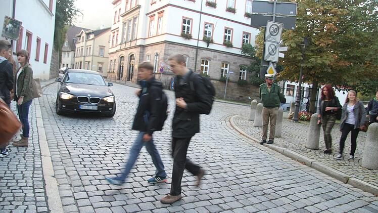 Manchen Kindern ist der Umweg über den nächsten Zebrastreifen zu viel.Foto: Sonja Adam