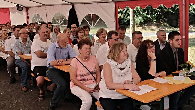 Ein Teil der Gottesdienstbesucher mit (vorne, rechts) Vorsitzendem Stefan SchollHelmut Will