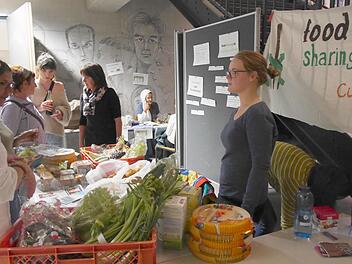 Beim Markt der Möglichkeiten stellten sich verschiedene Initiativen vor, darunter auch "foodsharing", eine Organisation gegen Lebensmittelverschwendung. Nelly Ritz