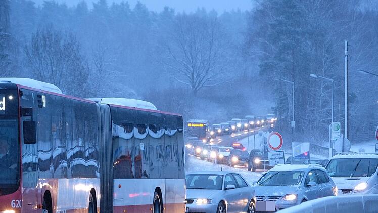In und um Nürnberg herrschte am Mittwochmorgen ein Verkehrschaos. Foto: NEWS5 / Grundmann