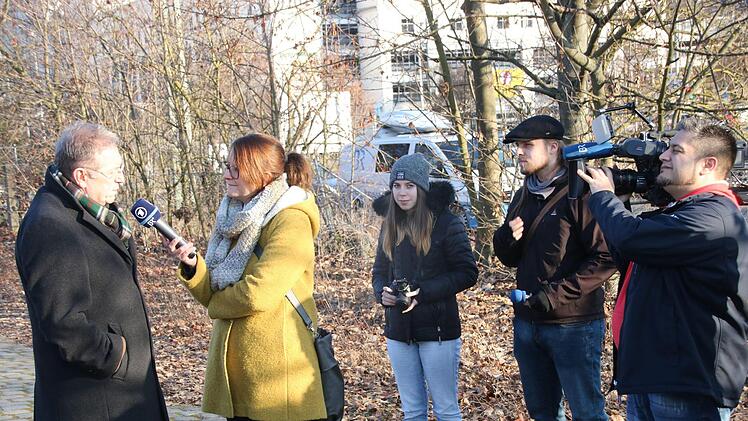 Der Bayerische Rundfunk interviewt OB Schramm. Foto: Jürgen Gärtner