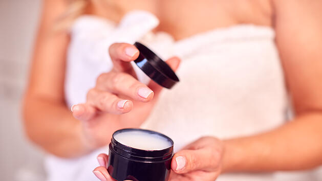 Haltbarkeit von Kosmetik: Wann du Make-up, Creme und Co. wegschmeißen solltest