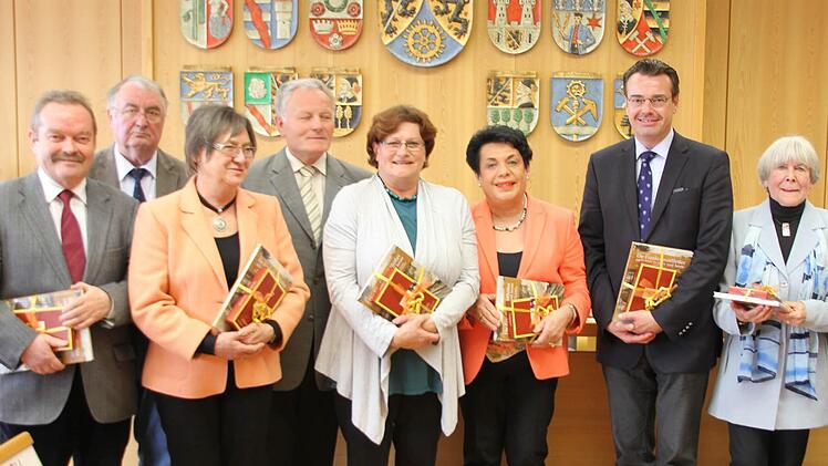 Drei beziehungsweise vier Perioden waren diese Kreisräte dabei.