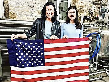 Die CSU-Bundestagsabgeordnete Dorothee Bär übernimmt eine Patenschaft für Katharina Benz aus Münnerstadt.