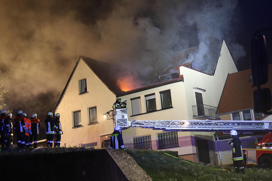 Dachstuhlbrand in Grub am Forst
