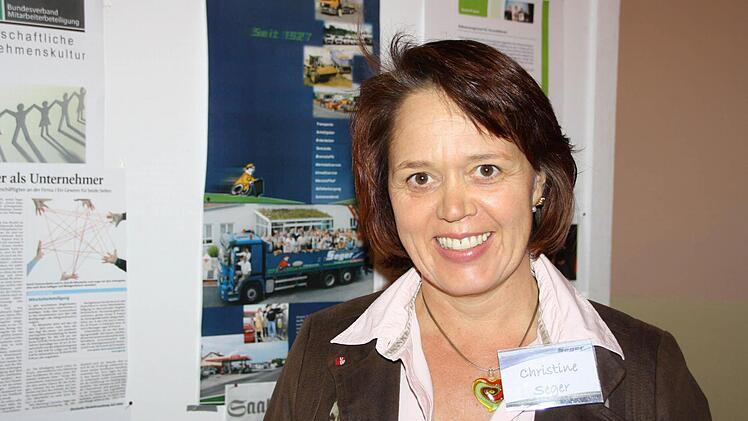 "Ich habe mir am Anfang schwer getan mit dem Namen, aber ich finde alles gut, was die Region voranbringt", kommentiert Aufbrecherin Christine Seeger das Projekt. Die 48-jährige Inhaberin eines Transport-Unternehmens wünscht sich vor allem einen Stimmungswandel: "Der Franke ist vom Typ her zu bescheiden", plädiert sie dafür, gute Leistungen mehr herauszustellen. "Wir haben hier eine gesunde Luft, man kann hier günstig wohnen", lauteten nur zwei der vielen Argumente, weshalb die Region so attra...