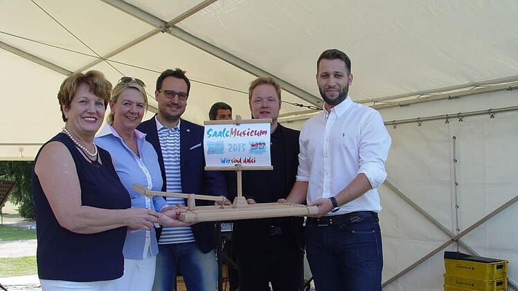 Brigitte Meyerdierks, Andrea Schallenkammer, Tobias Wahler, Toni Will, Erdinc Yurdakul. Foto: Brigitta Kempe-Wolf