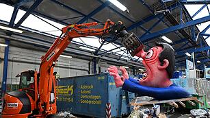 D&uuml;sseldorfer Rosenmontagswagen werden abgerissen