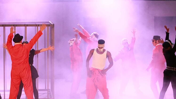 Die Musical Comedy "Blues Brothers in Prison" feierte Premiere auf der Waldbühne Heldritt.Foto: Jochen Berger