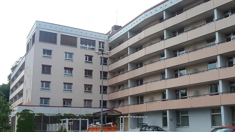 Momentan steht das alte Haus Waldenfels leer. Ein Bauherr plant in dem Objekt 28 Eigentumswohnungen. Dem Stadtrat lag ein entsprechender Antrag zur Abstimmung vor.Rolf Pralle