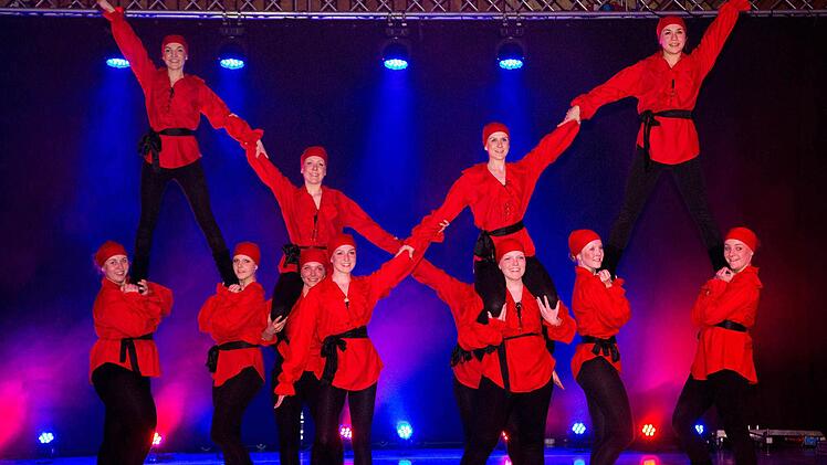 Piraten, dargestellt von den Teenies des Dance4Fin Mitwitz.