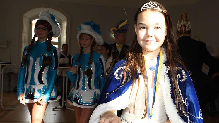 Prinzessin Annamarie griff beim Schaumkuss-Büffet zu - Kalorien hin oder her.