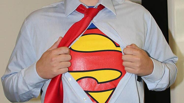Jens Paulik (22) aus Bamberg cosplayt einen Versicherungsvertreter? Dachten wir zuerst, erkannten dann aber doch noch Clark Kent. Foto: nat