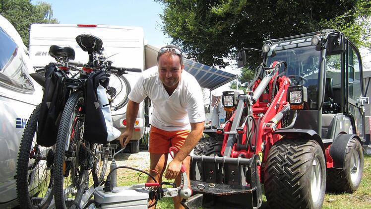 Das Einparken der Wohnmobile gehört zum Service dazu.  Foto: Kiesewetter