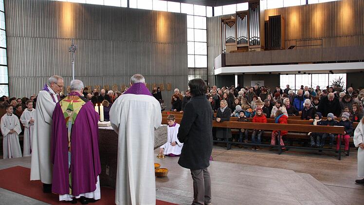 Bilder vom Besuch des Bischofs in Garitz. Fotos: Ralf Ruppert