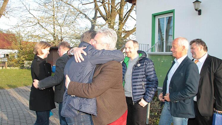 Robert Bosch feiert seinen Wahlsieg. Foto: Jürgen Gärtner