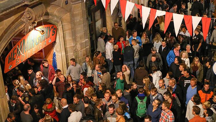 Jahr für Jahr zieht die Sandkerwa mehr Menschen nach Bamberg.