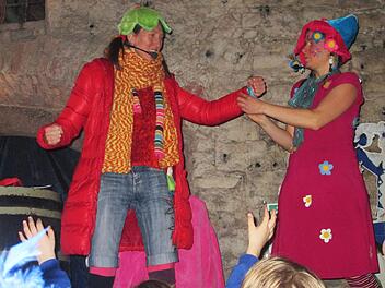 Ein Impro-Theater der "Clowninnen" bereitete besonders den jüngsten Mitgliedern beim Ordensabend der Hammelburger Karnevalsgesellschaft Spaß. Winfried Ehling